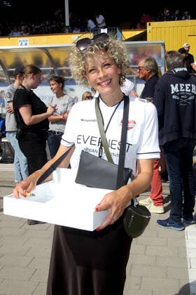 Anna Schäfer beim Benefiz Fussballspiel Kicken mit Herz zugunsten der Kinder Herzstation der Universitätsklinik Eppendorf am 4.09.2022 in Hamburg Kicken mit Herz 2022 Benefiz Fussballspiel in Hamburg