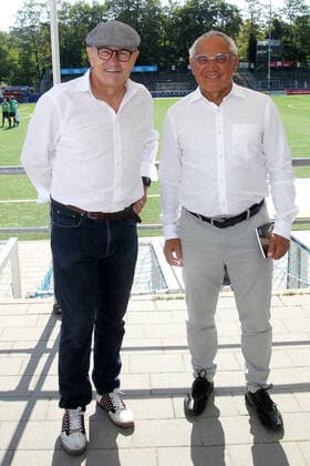 Ewald Lienen und Felix Magath beim Benefiz Fussballspiel Kicken mit Herz zugunsten der Kinder Herzstation der Universitätsklinik Eppendorf am 4.09.2022 in Hamburg Kicken mit Herz 2022 Benefiz Fussballspiel in Hamburg