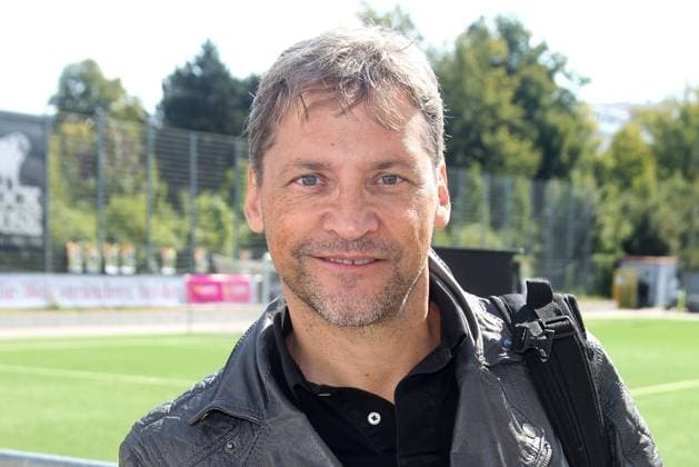 Patrick Bach beim Benefiz Fussballspiel Kicken mit Herz zugunsten der Kinder Herzstation der Universitätsklinik Eppendorf am 4.09.2022 in Hamburg Kicken mit Herz 2022 Benefiz Fussballspiel in Hamburg