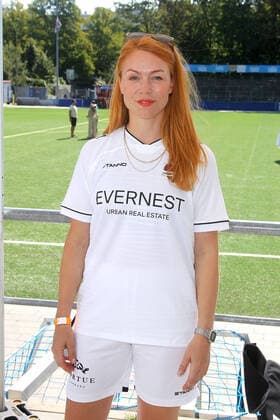 Esther Roling beim Benefiz Fussballspiel Kicken mit Herz zugunsten der Kinder Herzstation der Universitätsklinik Eppendorf am 4.09.2022 in Hamburg Kicken mit Herz 2022 Benefiz Fussballspiel in Hamburg