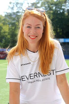 Esther Roling beim Benefiz Fussballspiel Kicken mit Herz zugunsten der Kinder Herzstation der Universitätsklinik Eppendorf am 4.09.2022 in Hamburg Kicken mit Herz 2022 Benefiz Fussballspiel in Hamburg