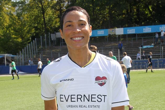 Annabelle Mandeng beim Benefiz Fussballspiel Kicken mit Herz zugunsten der Kinder Herzstation der Universitätsklinik Eppendorf am 4.09.2022 in Hamburg Kicken mit Herz 2022 Benefiz Fussballspiel in Hamburg