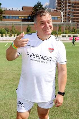Elton beim Benefiz-Fußballspiel Kicken mit Herz 2022 zu Gunsten des Herzzentrums des UKE im Stadium des SC Victoria. Hamburg, 04.09.2022