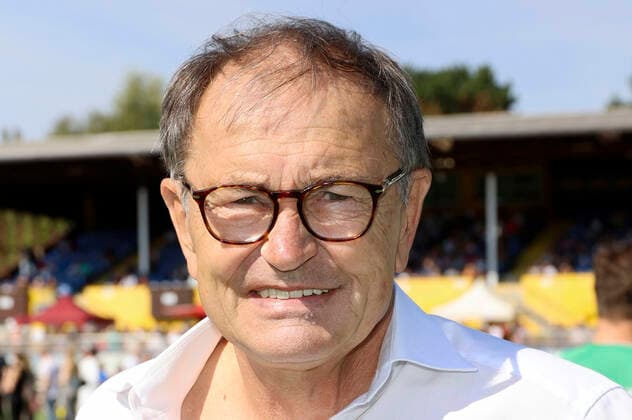 Ewald Lienen beim Benefiz-Fußballspiel Kicken mit Herz 2022 zu Gunsten des Herzzentrums des UKE im Stadium des SC Victoria. Hamburg, 04.09.2022
