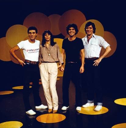 MILK AND HONEY WITH GALI ATARI Milk and Honey with Gali Atari, Popgruppe aus Israel mit Reuven Gvirtz, Yehuda Tamir, Shmulik Bilu und Sängerin Gali Atari, sie gewannen am 31. März 1979 den Eurovision Song Contest mit dem Lied: Hallelujah, hier als Gäste der ZDF Quizsendung: Der Grosse Preis, Deutschland, circa 1981. Milk & Honey with Gali Atari, Israeli Pop group with singer Gali Atari, they won the Eurovision Song Contest on 31 March 1979 with the song: Hallelujah, here as guests of the ZDF quiz programme: Der Grosse Preis, Germany, circa 1981., Deutschland Copyright: kpa UnitedArchives55024113 EDITORIAL USE ONLY