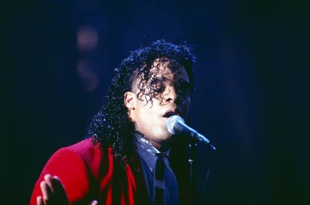 WUNSCHKONZERT Wunschkonzert, ARD Musiksendung, Deutschland, 1991, Auftritt der Dance-Pop und Hip Hop Gruppe: The Real Milli Vanilli, auch bekannt als Try N B, mit Sänger Ray Horton. Wunschkonzert, TV music programme, Germany, 1991, performance of the dance-pop and Hip Hop group: The Real Milli Vanilli, also known as Try N B, with singer Ray Horton., Deutschland Copyright: kpa UnitedArchives55024127 EDITORIAL USE ONLY