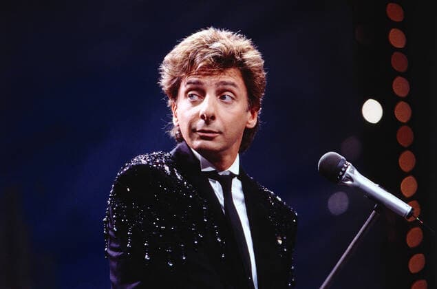 SOIREE IN WIEN SoirÃ e in Wien, Veranstaltung, Österreich, 1987, Stargast: Barry Manilow, berühmter amerikanischer Pop Sänger und Musiker. SoirÃ e in Wien, Event, Austria, 1987, Star guest: Barry Manilow, famous American Pop musician and singer., Wien Österreich Copyright: kpa UnitedArchives55024197 EDITORIAL USE ONLY
