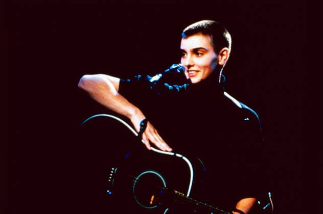 SINEAD O CONNOR Sinead O Connor, irische Sängerin, Konzert in Deutschland, 1990. Sinead O Connor, Irish singer, concert in Germany, 1990., Deutschland Copyright: kpa UnitedArchives55024278 EDITORIAL USE ONLY