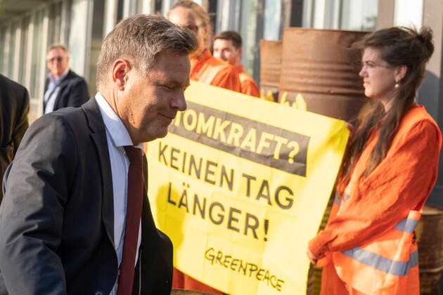 News Themen der Woche KW36 News Bilder des Tages Bundespressekonferenz in Berlin - Vorstellung Ergebnisse zweiter Stresstest - zweite Sonderanalyse Winter 2022 2023 - Robert Habeck, Bundeswirtschaftsminister, erläutert die Stresstestergebnisse auf der Bundespressekonferenz -;Bundespressekonferenz in Berlin - Vorstellung Ergebnisse zweiter Stresstest - zweite Sonderanalyse Winter 2022 2023 - Robert Habeck, Bundeswirtschaftsminister, erläutert die Stresstestergebnisse auf der Bundespressekonferenz -, Berlin Berlin Deutschland Haus der Bundespressekonferenz *** Federal Press Conference in Berlin Presentation Results Second Stress Test Second Special Analysis Winter 2022 2023 Robert Habeck, Federal Minister of Economics, explains the stress test results at the Federal Press Conference F