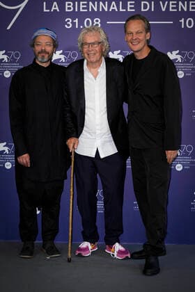 Foto IPP Daniele Cifala™ Venezia 06 09 2022 The 79th Venice Film Festival - 79 Mostra Internazionale d™Arte Cinematografica Music For Black Pigeons Photocall - 79th Venice International Film Festival nella foto: Jakob Bro, directors Jorgen Leth and Andreas Koefoed Italy Photo Press - World Copyright