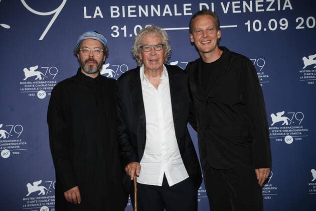September 6, 2022, VENICE: (L-R) Actor Jakob Bro, filmmakers Jorgen Leth and Andreas Koefoed, pose at a photocall for Music for black pigeons during the 79th annual Venice International Film Festival, in Venice, Italy, 06 September 2022. The movie is presented out of competition at the festival running from 31 August to 10 September2022. ANSA CLAUDIO ONORATI VENICE - ZUMAa110 20220906_zaf_a110_009 Copyright: xClaudioxOnoratix