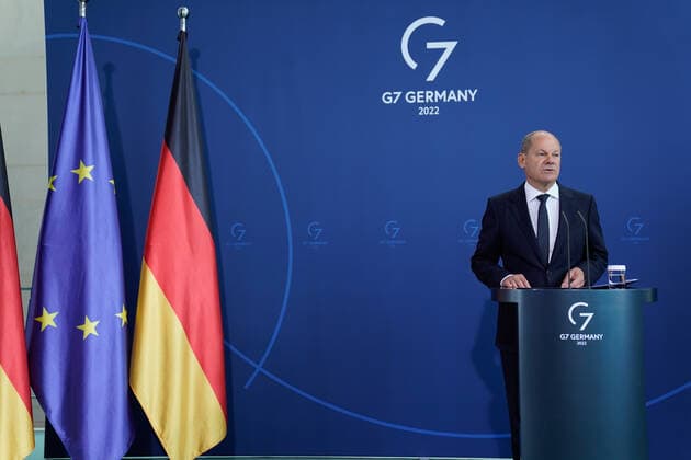 Empfang der Preistraeger des 57. Bundeswettbewerbs Jugend forscht durch den Bundeskanzler und die Bundesbildungsministerin Aktuell, 06.09.2022, Berlin, Bundeskanzler Olaf Scholz im Portrait bei seiner Ansprache zum Empfang der Preistraegerinnen und Preistraeger fuer den 57. Bundeswettbewerb Jugend forscht im Bundeskanzleramt Berlin Berlin Deutschland