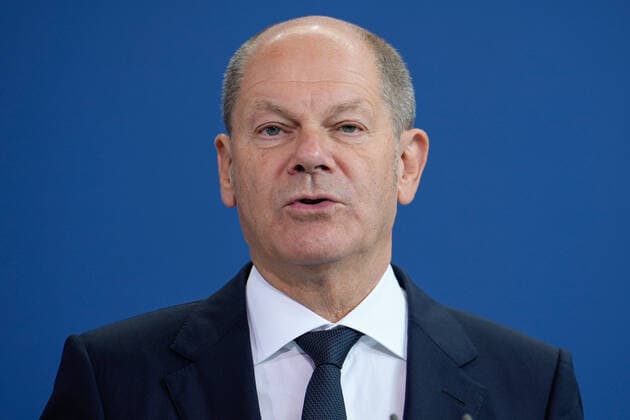 Empfang der Preistraeger des 57. Bundeswettbewerbs Jugend forscht durch den Bundeskanzler und die Bundesbildungsministerin Aktuell, 06.09.2022, Berlin, Bundeskanzler Olaf Scholz im Portrait bei seiner Ansprache zum Empfang der Preistraegerinnen und Preistraeger fuer den 57. Bundeswettbewerb Jugend forscht im Bundeskanzleramt Berlin Berlin Deutschland