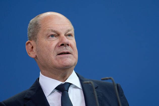 Empfang der Preistraeger des 57. Bundeswettbewerbs Jugend forscht durch den Bundeskanzler und die Bundesbildungsministerin Aktuell, 06.09.2022, Berlin, Bundeskanzler Olaf Scholz im Portrait bei seiner Ansprache zum Empfang der Preistraegerinnen und Preistraeger fuer den 57. Bundeswettbewerb Jugend forscht im Bundeskanzleramt Berlin Berlin Deutschland
