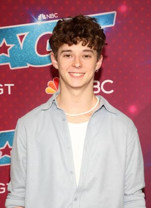 6 September 2022 - Pasadena, California - Max Ostler. Red Carpet For America s Got Talent Season 17 Live Show held at the Sheraton Pasadena in Pasadena. Photo Credit: AdMedia 283782 2022-09-06 CA Pasadena Etats-Unis  Copyright: xAdMediax STAR_283782_083
