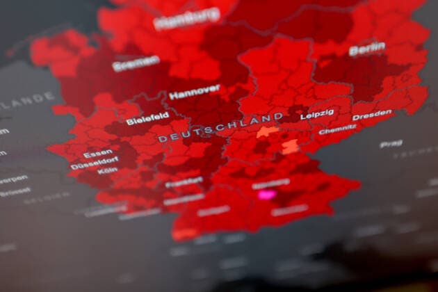 Dashboard des RKI, die 7-Tage-Inzidenz liegt nun bei 217,2 7-Tage-Inzidenz, Dashboard des RKI auf einem Monitor am 07.09.2022 in Siegen Deutschland.