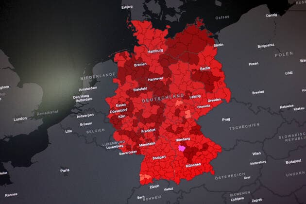 Dashboard des RKI, die 7-Tage-Inzidenz liegt nun bei 217,2 7-Tage-Inzidenz, Dashboard des RKI auf einem Monitor am 07.09.2022 in Siegen Deutschland.