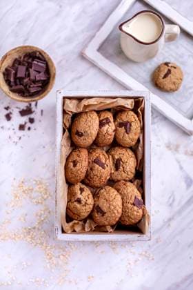 Oats chocolate chip cookies in a white wooden box Copyright: xLilixBasicx LBC110420-1