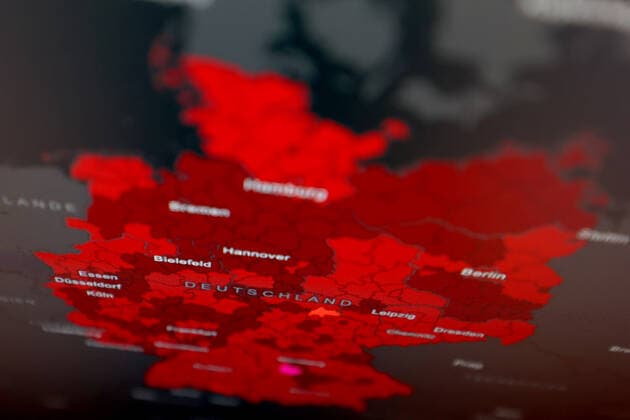 Dashboard des RKI, die 7-Tage-Inzidenz liegt nun bei 223,1 7-Tage-Inzidenz, Dashboard des RKI auf einem Monitor am 08.09.2022 in Siegen Deutschland.