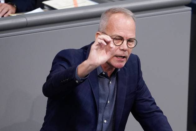 51. Bundestagssitzung und Haushaltsdebatte in Berlin Aktuell,08.09.2022 Berlin, Dr. Matthias Miersch von der Partei SPD im Portrait bei seiner Rede zur Haushaltsdebatte Wirtschaft und Klimaschutz bei der 51 Sitzung des Deutschen Bundestag in Berlin Berlin Berlin Deutschland *** 51 Bundestag session and budget debate in Berlin News,08 09 2022 Berlin, Dr Matthias Miersch of the SPD party in portrait during his speech on the budget debate economy and climate protection at the 51 session of the German Bundestag in Berlin Berlin Germany