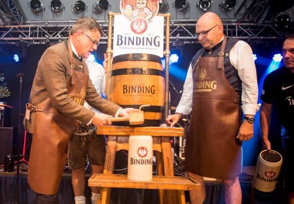 07.09.2022xesx Frankfurt am Main, Deutsche Bank Park Frankfurter Oktoberfest 2022 - Eröffnung v,l.n.rechts Bieranstich Hessischer Ministerpräsident.Boris Rhein Binding-Vorstand Otto J. Völker emspor, DFL regulations prohibit any use of photographs as image sequences and or quasi-video *** 07 09 2022xesx Frankfurt am Main, Deutsche Bank Park Frankfurter Oktoberfest 2022 opening f,l n right beer tapping Hessian Prime Minister Boris Rhein Binding Executive Board Otto J Völker emspor, DFL regulations prohibit any use of photographs as image sequences and or quasi video ES