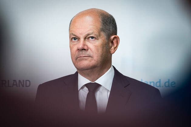News Bilder des Tages Kabinettsklausur des Saarland mit dem Bundeskanzler Aktuell, 08.09.2022, Berlin, Bundeskanzler Olaf Scholz im Portrait beim Pressestatement im Anschluss an die Kabinettsitzung im Rahmen der Kabinettklausur des Saarland in der Landesvertretung Saarland in Berlin gemeinsam mit dem Bundeskanzler Berlin Berlin Deutschland *** Cabinet meeting of the Saarland with the Chancellor Current, 08 09 2022, Berlin, Chancellor Olaf Scholz in the portrait at the press statement following the cabinet meeting in the context of the cabinet meeting of the Saarland in the representation of the Saarland in Berlin together with the Chancellor Berlin Berlin Germany