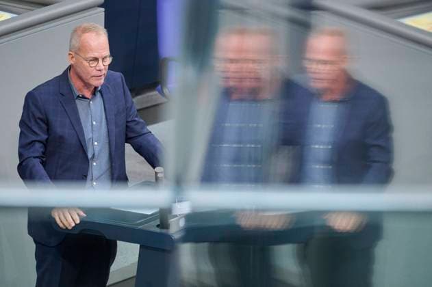 Plenarsitzung im Bundestag in Berlin Matthias Miersch (SPD) während der Sitzung des Deutschen Bundestags am 08.09.2022 in Berlin. Berlin Bundestag Berlin Deutschland *** Plenary session in the Bundestag in Berlin Matthias Miersch SPD during the session of the German Bundestag on 08 09 2022 in Berlin Berlin Bundestag Berlin Germany