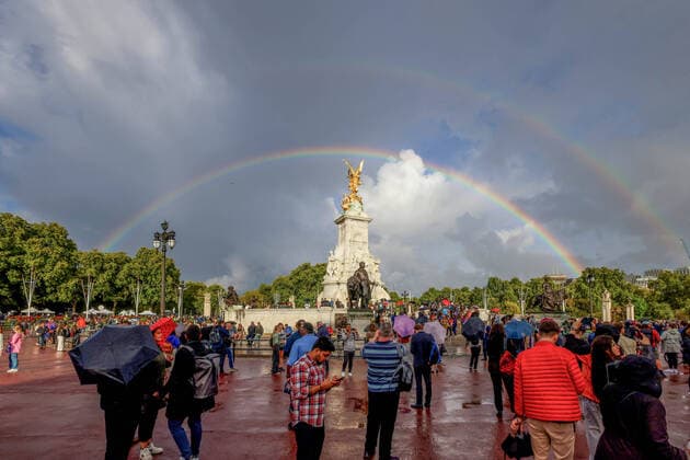 News Themen der Woche KW36 News Bilder des Tages . 08 09 2022. London, United Kingdom. Scenes at Buckingham Palace. Scenes outside Buckingham Palace following reports that the Queen is under medical supervision at Balmoral in Scotland.  xMartynxWheatleyx xi-Imagesx IIM-23742-0003