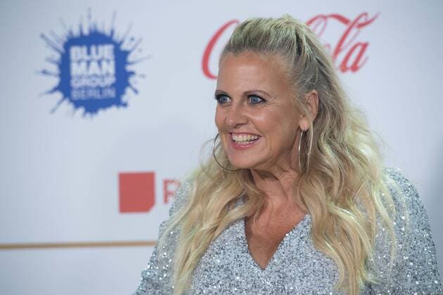 Moderatorin Barbara SCHOENEBERGER, Schöneberger, Roter Teppich, Red Carpet Show, Ankunft, arrival, Verleihung des Deutschen Radiopreises 2022 in Hamburg am 08.09.2022,