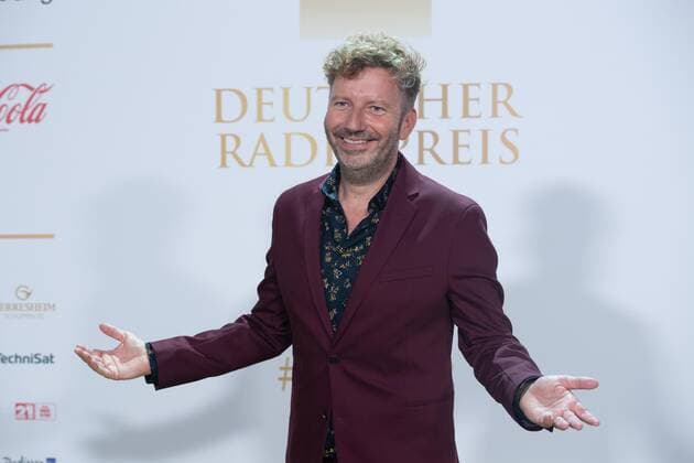 Moderator Thorsten SCHORN, Roter Teppich, Red Carpet Show, Ankunft, arrival, Verleihung des Deutschen Radiopreises 2022 in Hamburg am 08.09.2022,