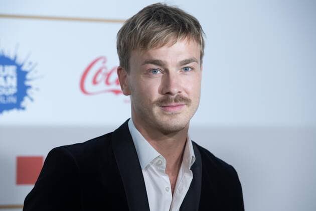 Albrecht SCHUCH, Schauspieler, Roter Teppich, Red Carpet Show, Ankunft, arrival, Verleihung des Deutschen Radiopreises 2022 in Hamburg am 08.09.2022,