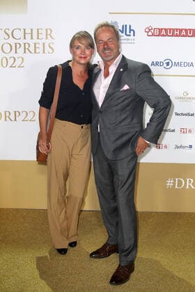Till Demtroeder und seine Freundin Stefanie Millat bei der Verleihung Deutscher Radiopreis am 8.09.2022 in Hamburg Deutscher Radiopreis 2022 Verleihung in Hamburg
