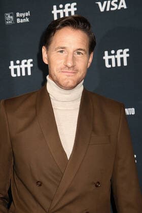 47eme Festival International du Film de Toronto. 47th Toronto International Film Festival. Red carpet of « The handmaid s tale ». Sam Jaeger. 283844 2022-09-08 Toronto Canada  Copyright: xIsabellexVautierx xStarfacex STAR_283844_001