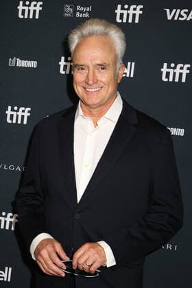 47eme Festival International du Film de Toronto. 47th Toronto International Film Festival. Red carpet of « The handmaid s tale ». Bradley Whitford. 283844 2022-09-08 Toronto Canada  Copyright: xIsabellexVautierx xStarfacex STAR_283844_018