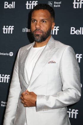 47eme Festival International du Film de Toronto. 47th Toronto International Film Festival. Red carpet of « The handmaid s tale ». O-T Fagbenle. 283844 2022-09-08 Toronto Canada  Copyright: xIsabellexVautierx xStarfacex STAR_283844_050