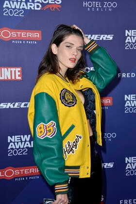 Caroline Hartig beim Bunte New Faces Award STYLE in Berlin 08.09.2022