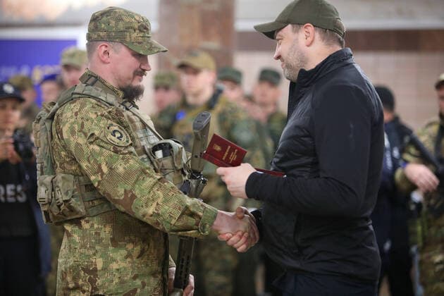 Bilder des Jahres 2022, News 09 September News Themen der Woche KW36 KHARKIV, UKRAINE - SEPTEMBER 08, 2022 - Minister of Internal Affairs Denys Monastyrskyi awards the defenders of Kharkiv, Kharkiv, northeastern Ukraine. Minister of Internal Affairs Denys Monastyrskyi awards defenders of Kharkiv  Copyright: xVyacheslavxMadiyevskyix