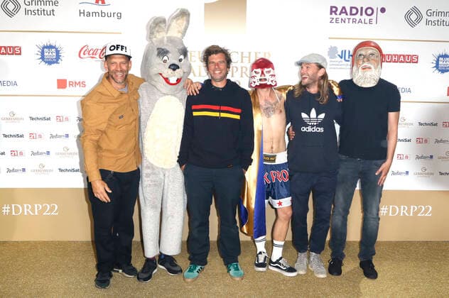 Sportfreunde Stiller bei der Verleihung des Deutschen Radiopreises 2022 im Schuppen 52. Hamburg, 08.09.2022