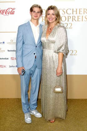 Nina Bott mit ihrem Sohn Lennox König bei der Verleihung des Deutschen Radiopreises 2022 im Schuppen 52. Hamburg, 08.09.2022