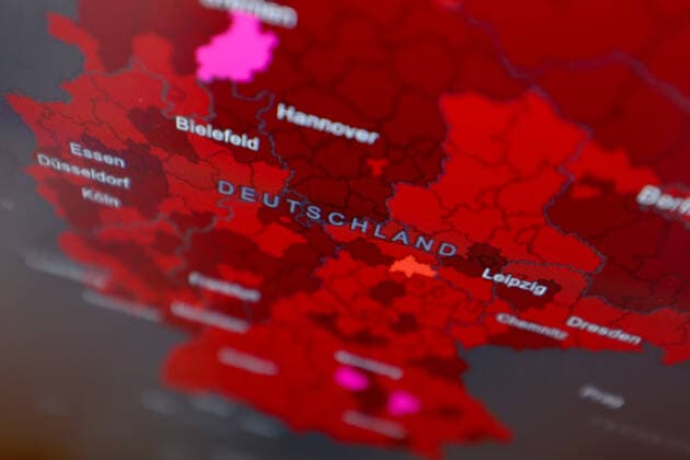 Dashboard des RKI, die 7-Tage-Inzidenz liegt nun bei 229,5 7-Tage-Inzidenz, Dashboard des RKI auf einem Monitor am 09.09.2022 in Siegen Deutschland.