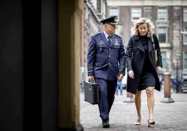 2022-09-09 09:54:52 THE HAGUE - Commander of the Armed Forces General Onno Eichelsheim and Kajsa Ollongren, Minister of Defense, arrive at the Binnenhof prior to the Council of Ministers. ANP KOEN VAN WEEL netherlands out - belgium out *** 2022 09 09 54 52 THE HAGUE Commander of the Armed Forces General Onno Eichelsheim and Kajsa Ollongren, Minister of Defense, arrive at the Binnenhof prior to the Council of Ministers ANP KOEN VAN WEEL netherlands out belgium out  Copyright: xx x454367889x originalFilename: 454367889.jpg