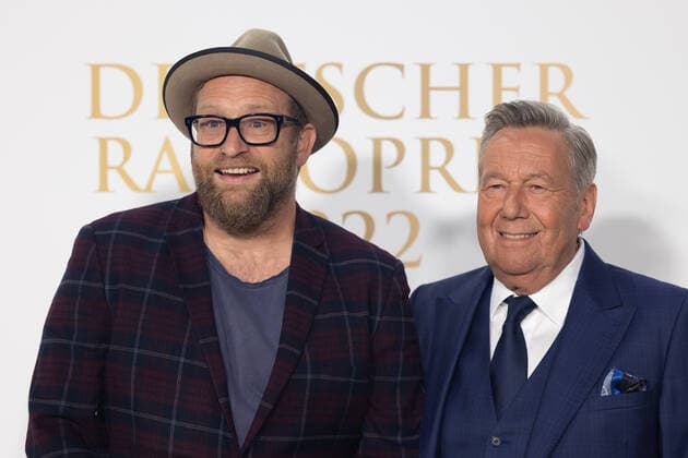 Gregor Meyle und Roland Kaiser bei der Verleihung Deutscher Radiopreis am 8.09.2022 in Hamburg Brunsb?ttel River Loft Hotel Schleswig Holstein Deutschland DJR56656