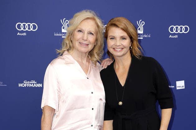 Entertainment Bilder des Tages Maren Kroymann und Annette Frier bei der Deutscher Schauspielpreis Verleihung am 9.09.2022 in Berlin Deutscher Schauspielpreis 2022 Verleihung in Berlin