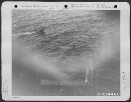 Attack Of A German Submarine By A Plane Of The 479Th Anti Submarine Group Somewhere In The North Sea. July 1943. Copyright: xpiemagsx nawwmilpie06092022-6633 !ACHTUNG AUFNAHMEDATUM GESCHÄTZT!