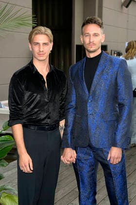 Vladimir Burlakov mit Freund Martin Samek bei der Verleihung des Deutschen Schauspielpreises 2022 im Restaurant Spindler & Klatt. Berlin, 09.09.2022