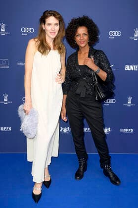 Julia Malik und Dennenesch Zoude bei der Verleihung des Deutschen Schauspielpreises 2022 im Restaurant Spindler & Klatt. Berlin, 09.09.2022