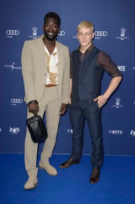 Farba Dieng und Julius Nitschkoff bei der Verleihung des Deutschen Schauspielpreises 2022 im Restaurant Spindler & Klatt. Berlin, 09.09.2022