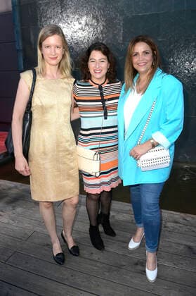 Stephanie Stremler, Esther Zimmering und Rebecca Immanuel bei der Verleihung des Deutschen Schauspielpreises 2022 im Restaurant Spindler & Klatt. Berlin, 09.09.2022