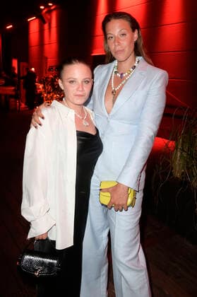 Jasna Fritzi Bauer und Katharina Zorn bei der Verleihung des Deutschen Schauspielpreises 2022 im Restaurant Spindler & Klatt. Berlin, 09.09.2022
