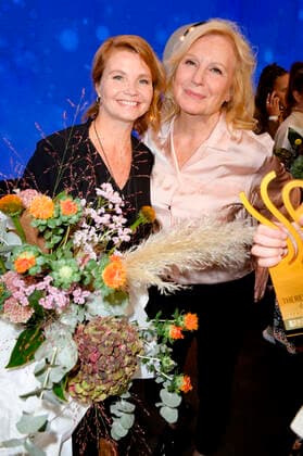 Annette Frier und Maren Kroymann bei der Verleihung des Deutschen Schauspielpreises 2022 im Restaurant Spindler & Klatt. Berlin, 09.09.2022